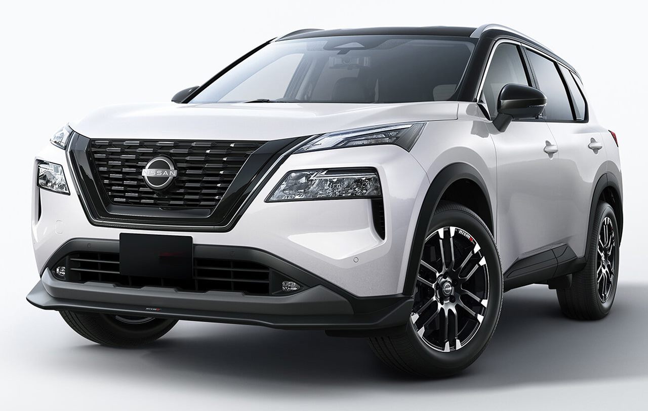 Fehér Nissan X-Trail